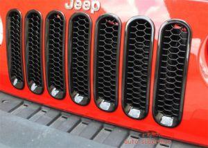 Решетки радиатора черные Sundancer Style для Jeep JK Wrangler 2007-2015 